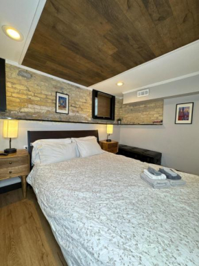 Modern Studio in Lincoln Park